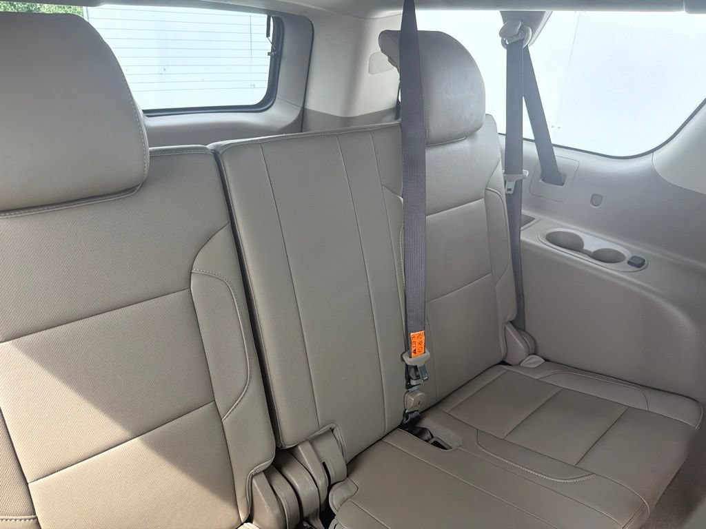 Used 2020 Chevrolet Suburban Premier w/ Max Trailering Package AWD/4WD image 9