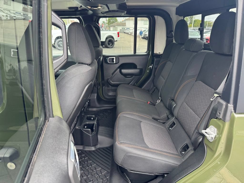 Used 2022 Jeep Gladiator Mojave AWD/4WD image 12