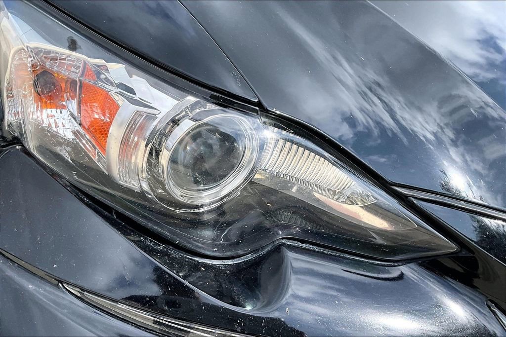 Used 2016 Lexus IS 200t image 36