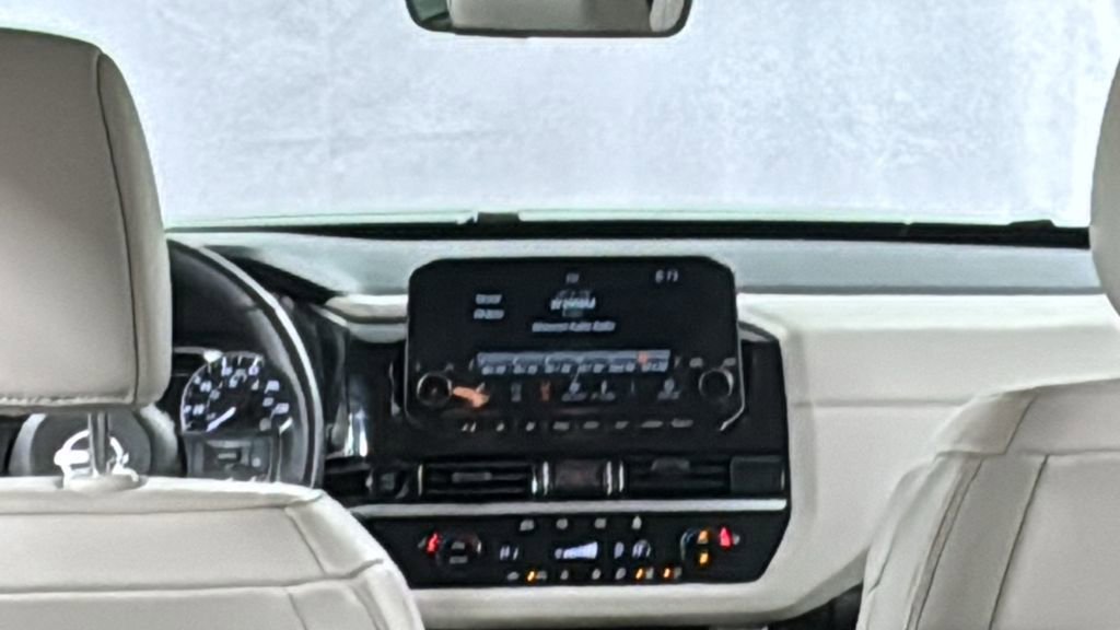 Used 2025 Nissan Pathfinder SL image 19