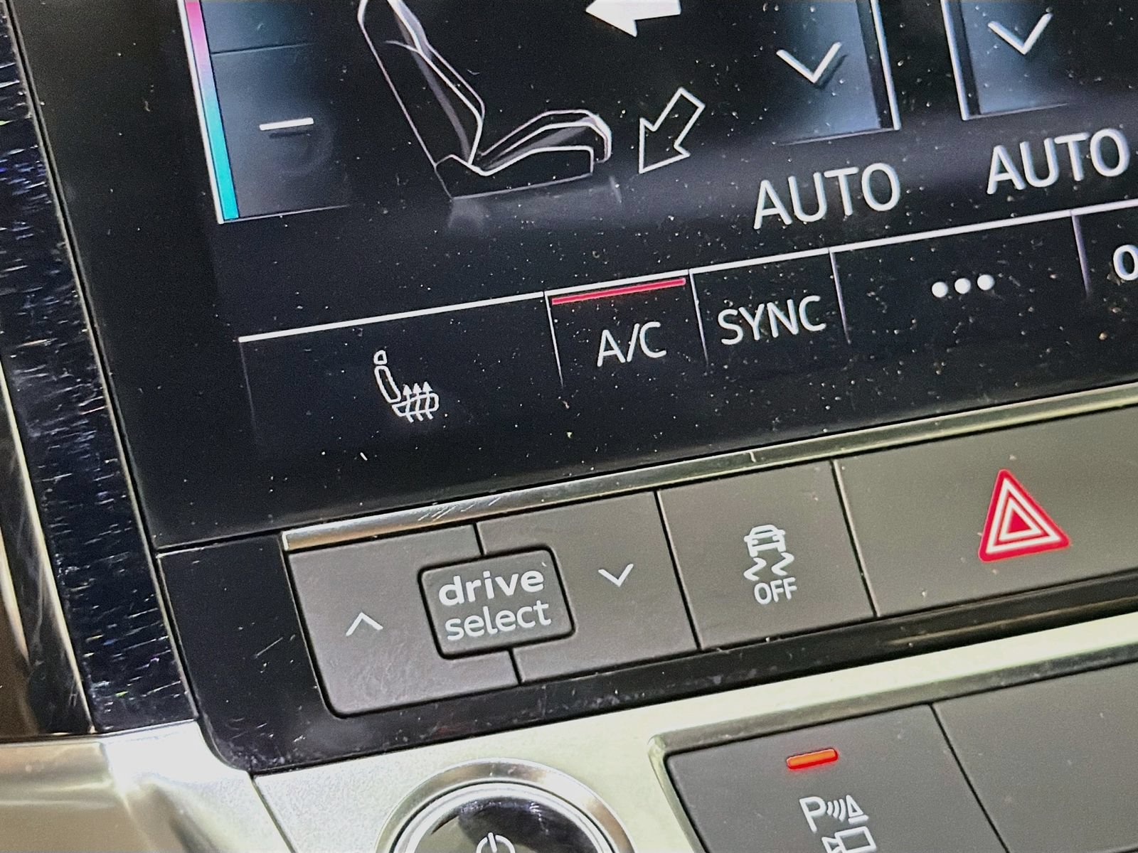 Certified 2024 Audi Q8 e-tron Premium AWD/4WD image 20