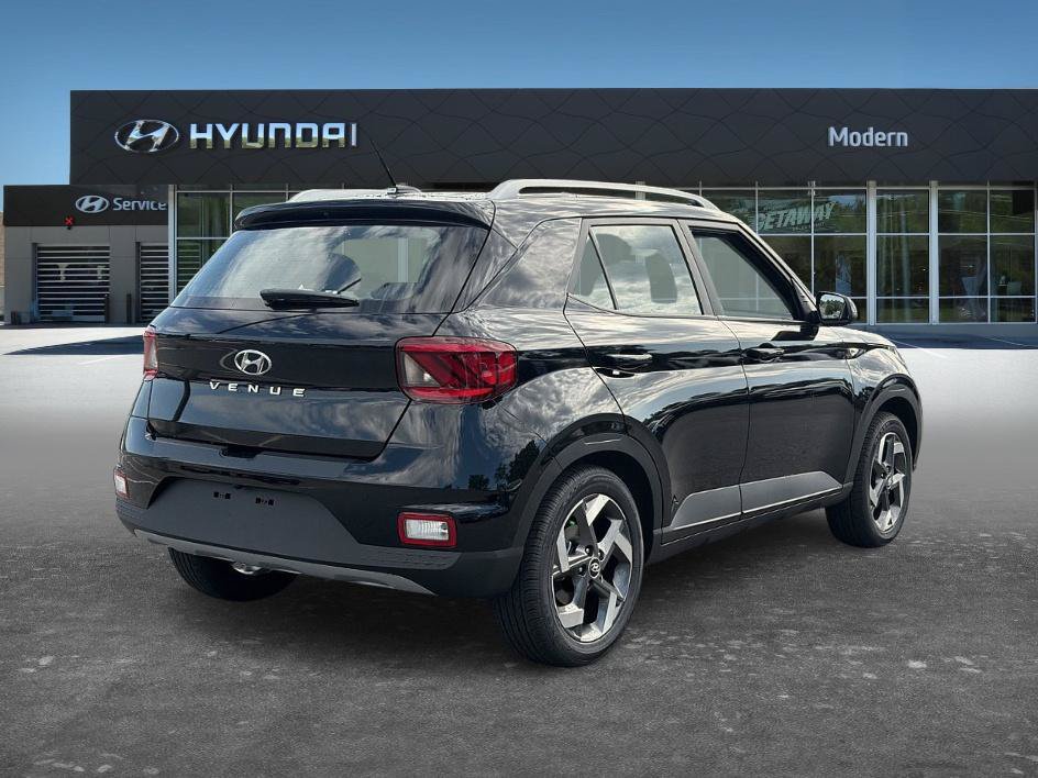 New 2026 Hyundai Venue SEL FWD image 3