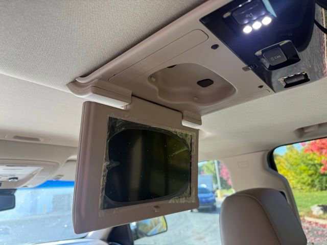 Used 2020 Chevrolet Suburban Premier image 17