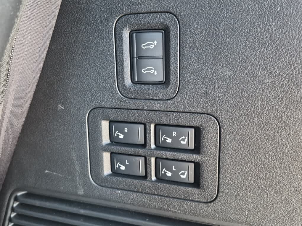 Used 2025 Nissan Armada Platinum Reserve AWD/4WD image 22