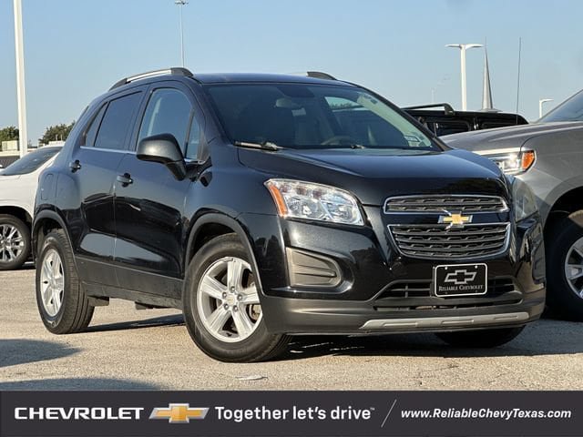 Used 2016 Chevrolet Trax LT w/ LT Convenience Package FWD image 2