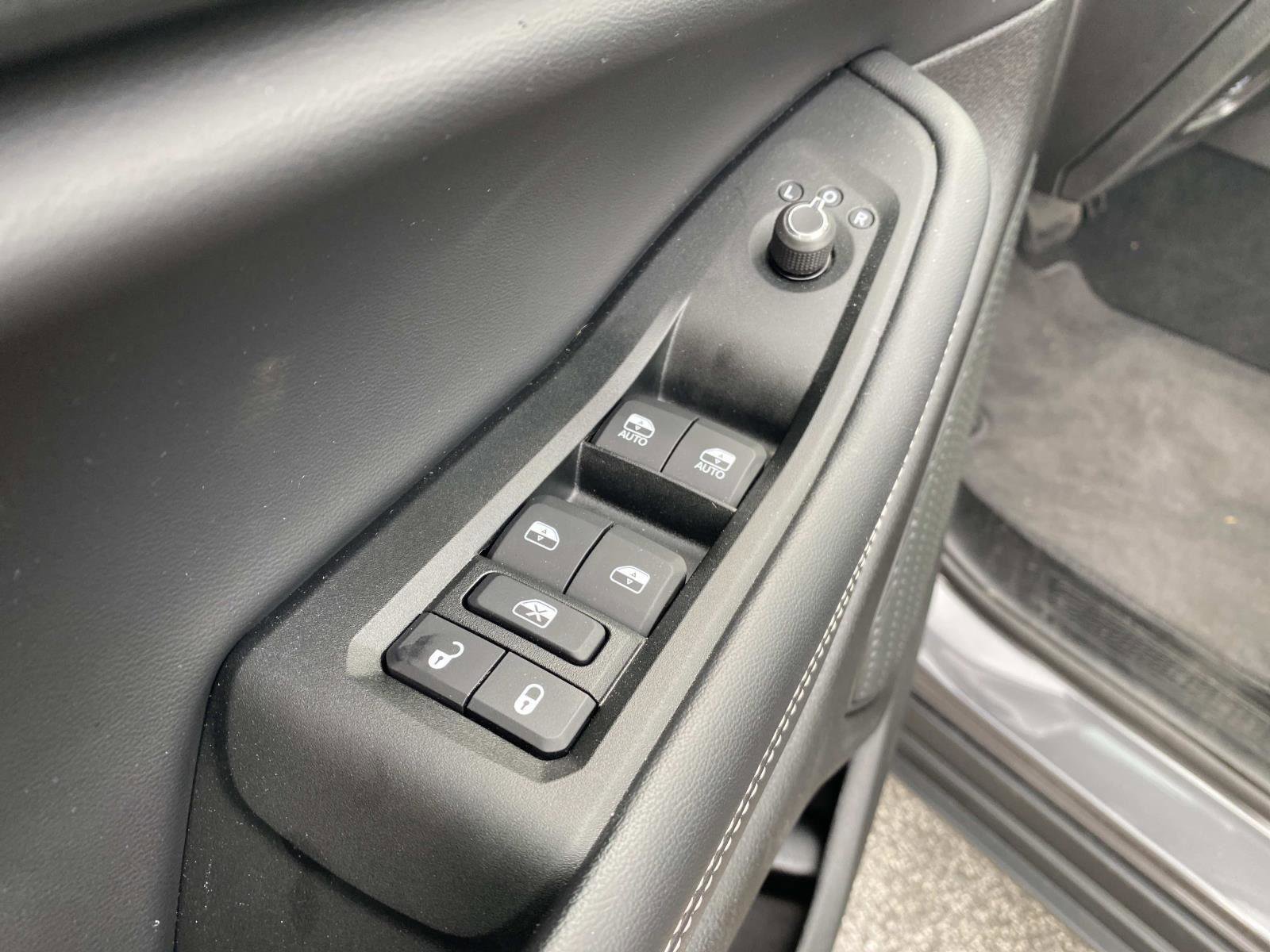 Used 2025 Jeep Grand Cherokee Altitude AWD/4WD image 22