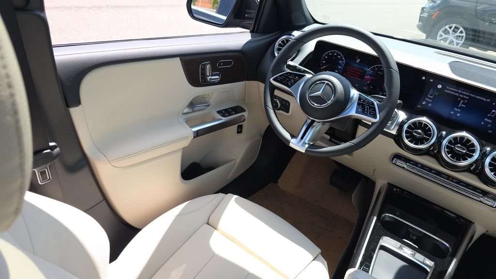 New 2026 Mercedes-Benz GLB 250 image 28