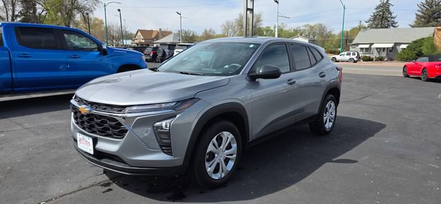 Used 2025 Chevrolet Trax LS w/ Driver Confidence Package image 3