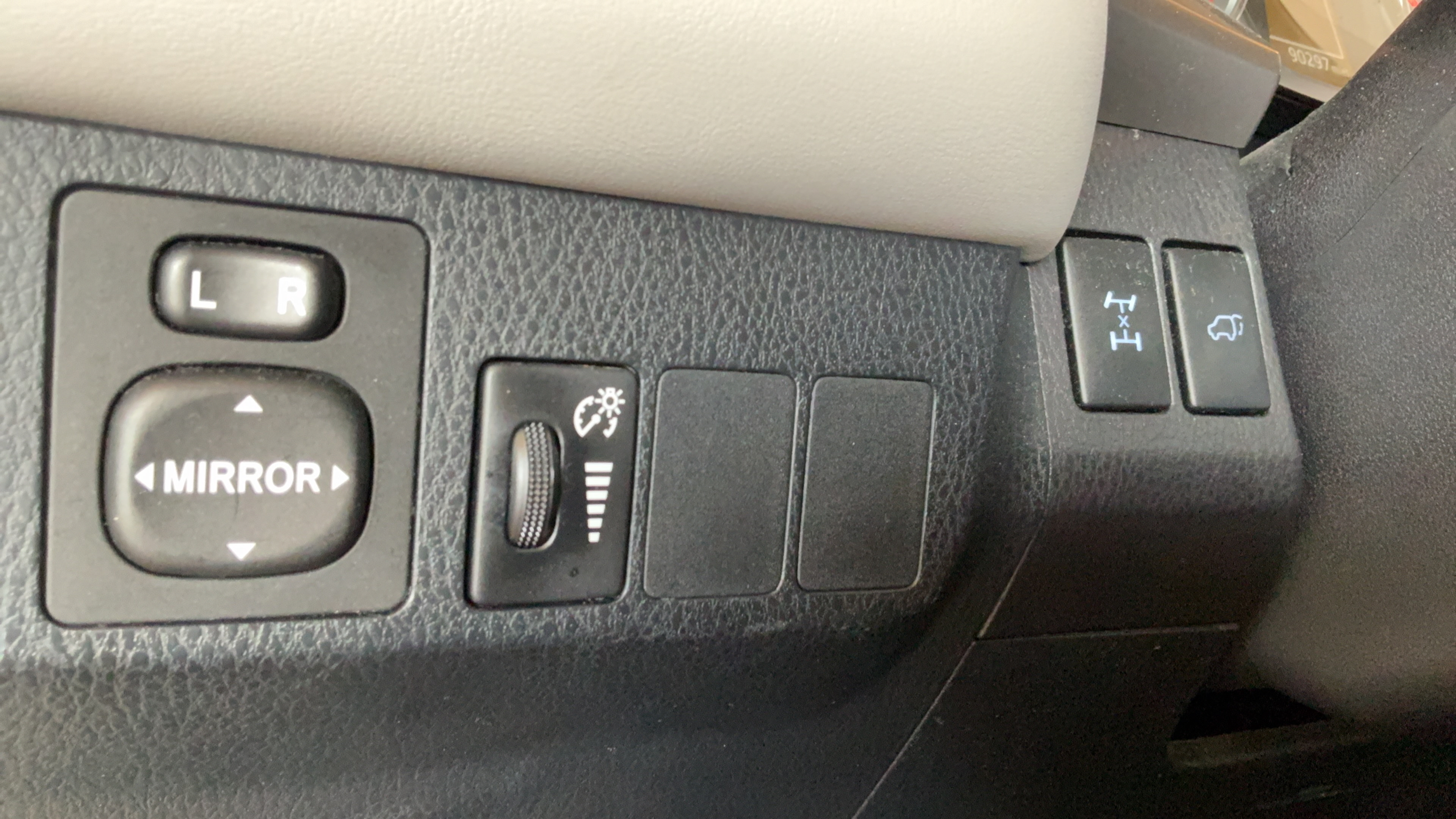 Used 2016 Toyota RAV4 XLE AWD/4WD image 15