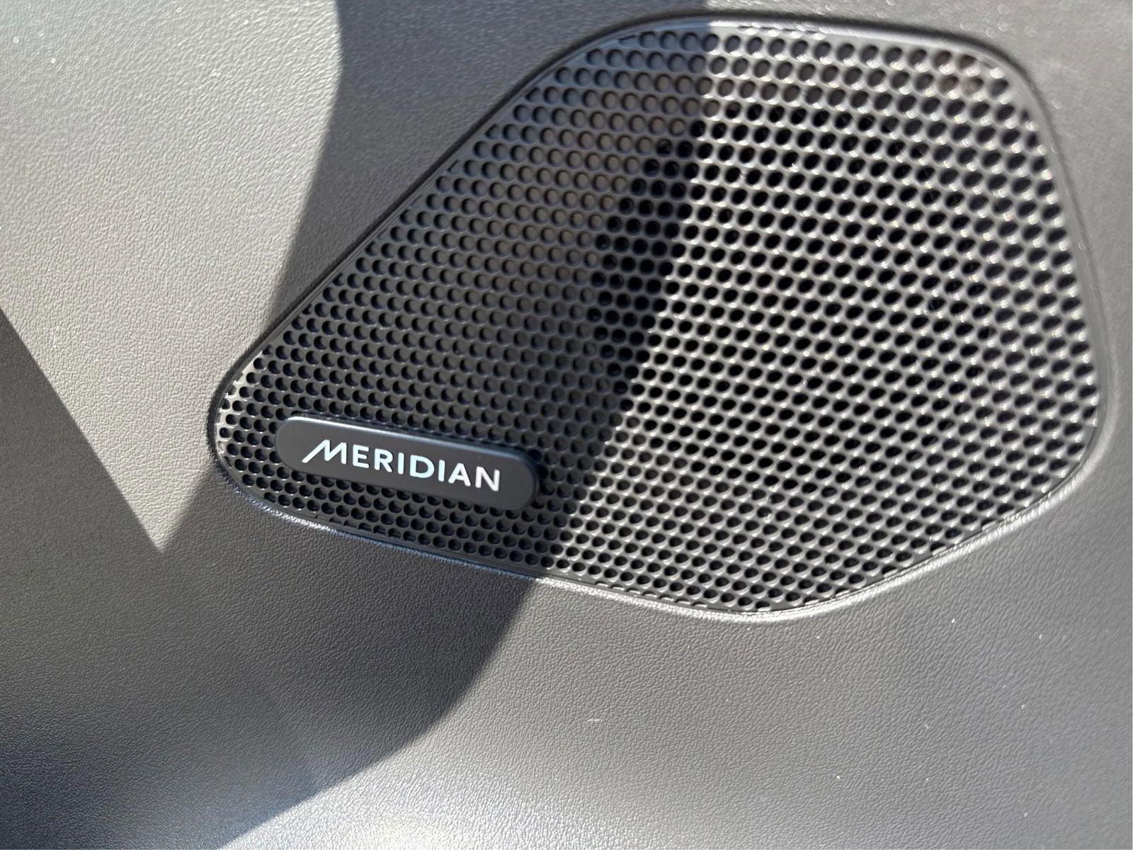 Used 2019 Jaguar F-PACE Prestige image 36