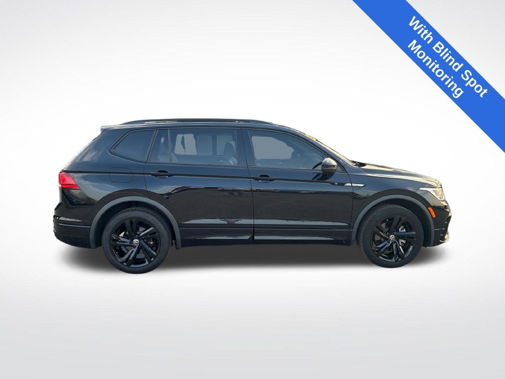 Used 2024 Volkswagen Tiguan SE R-Line AWD/4WD image 2