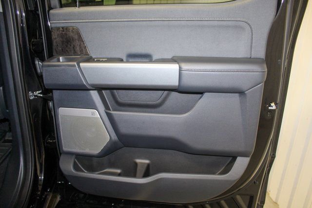 Used 2025 Ford F350 Lariat w/ Black Appearance Package image 17