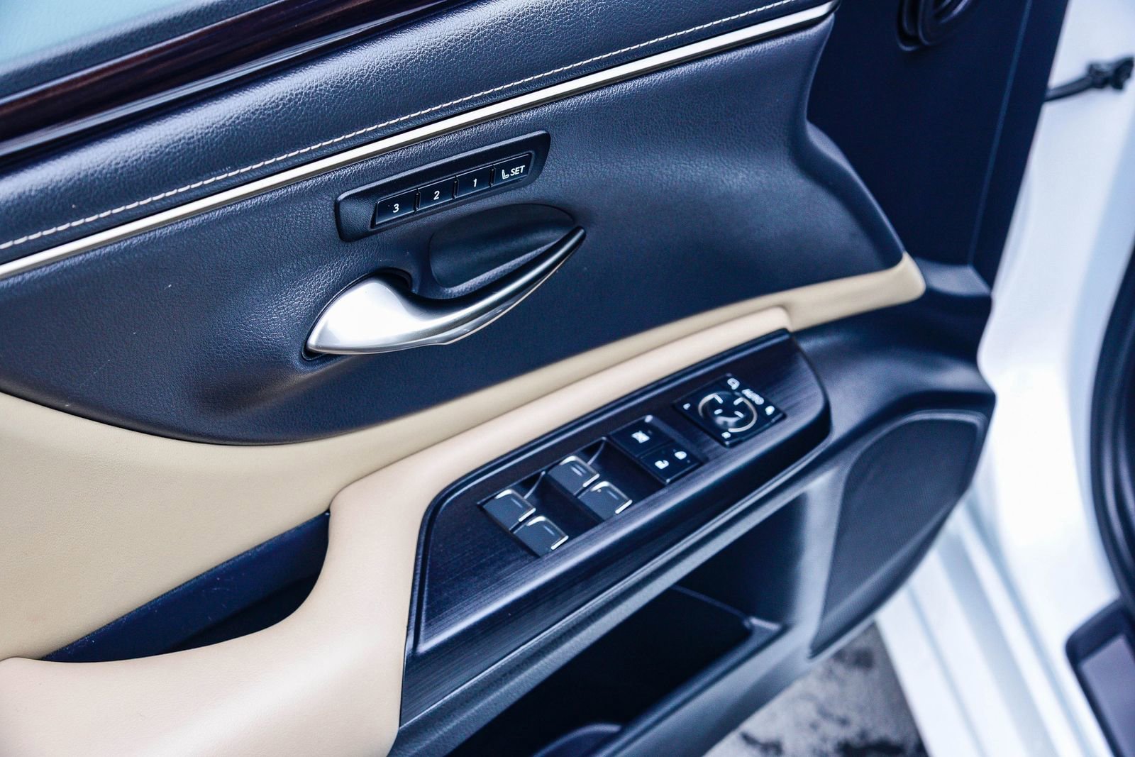 Used 2021 Lexus ES 350 w/ Premium Package image 27