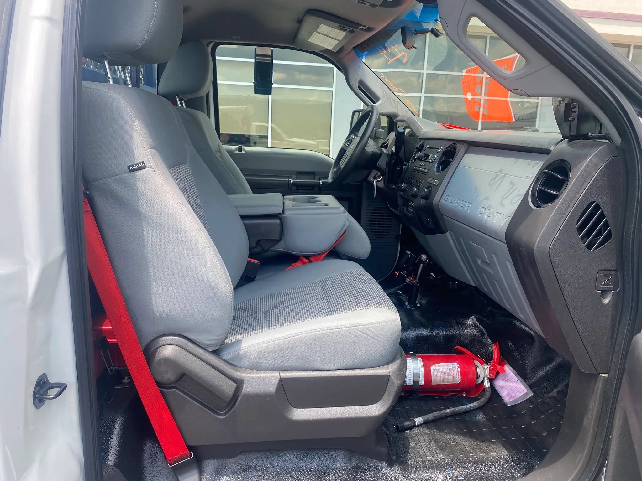 Used 2014 Ford F550 4x4 Regular Cab Super Duty image 23
