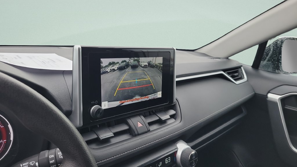Used 2023 Toyota RAV4 XLE FWD image 16