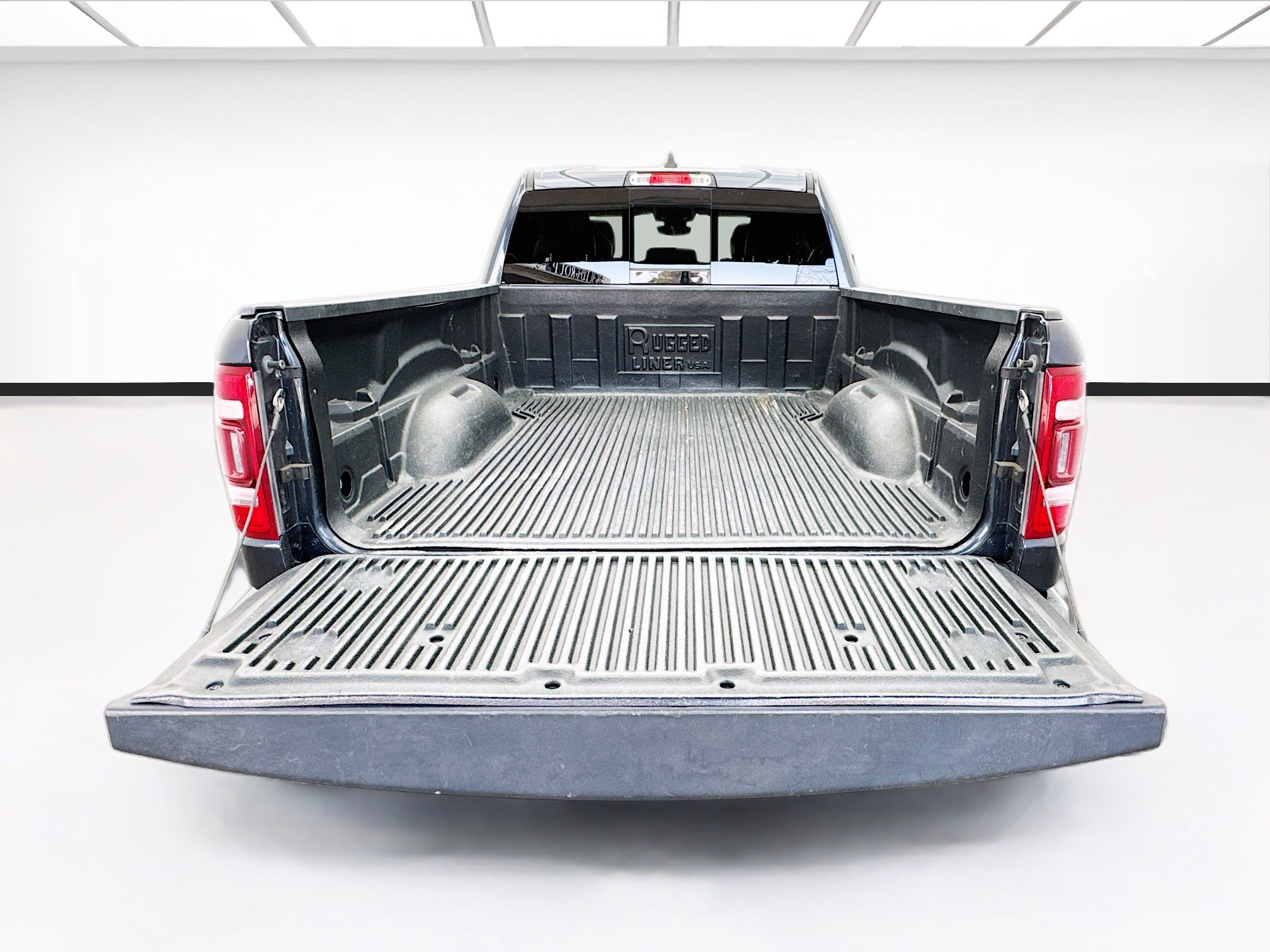 Used 2020 RAM 1500 Laramie image 17
