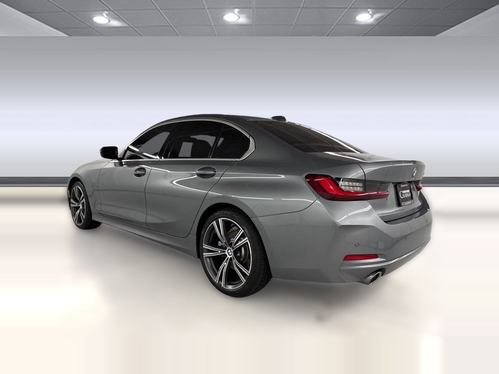 Used 2024 BMW 330i Sedan w/ Convenience Package RWD image 3