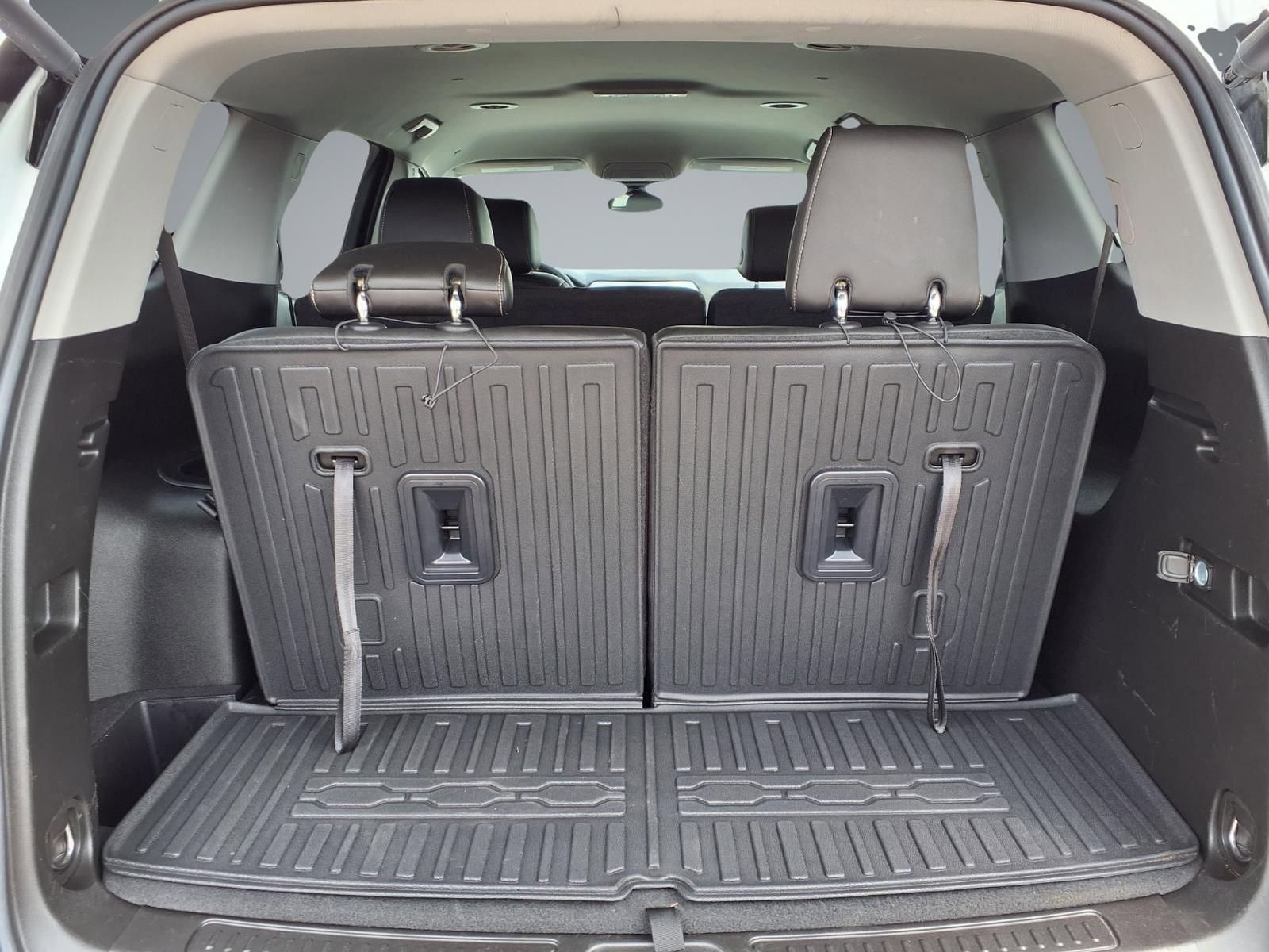 Used 2023 GMC Acadia SLT image 13