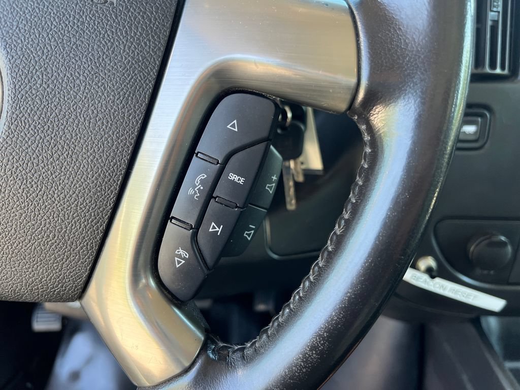 Used 2018 Chevrolet Express 2500 w/ Driver Convenience Package RWD image 22