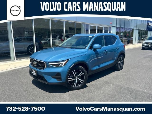 Certified 2025 Volvo XC40 B5 Core