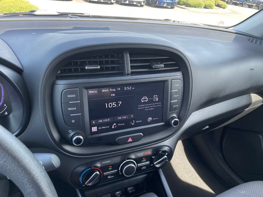 Certified 2025 Kia Soul LX w/ LX Technology Package FWD image 16