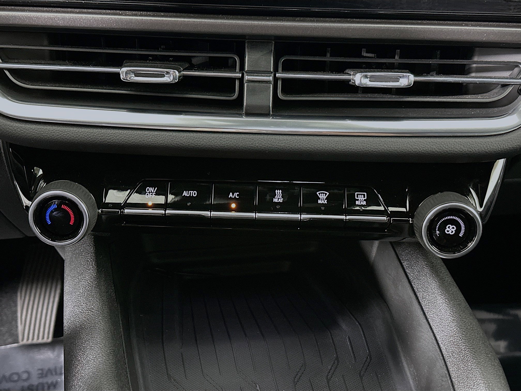 Used 2025 Chevrolet Equinox EV LT image 22