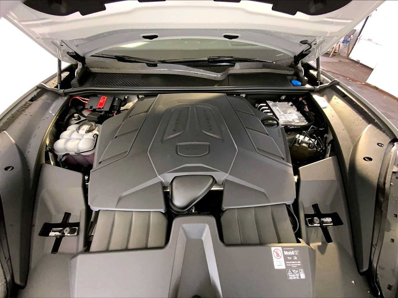 New 2026 Porsche Cayenne image 21
