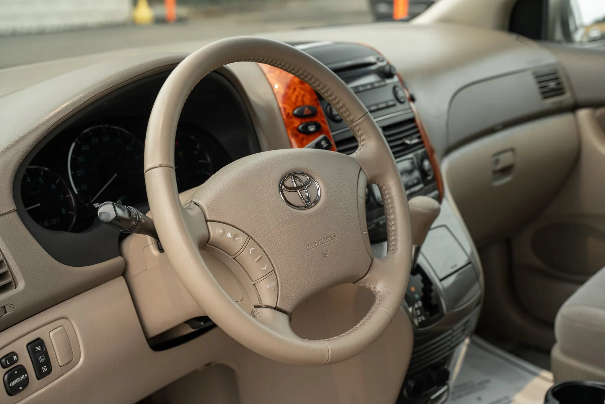 Used 2006 Toyota Sienna XLE Limited FWD image 15
