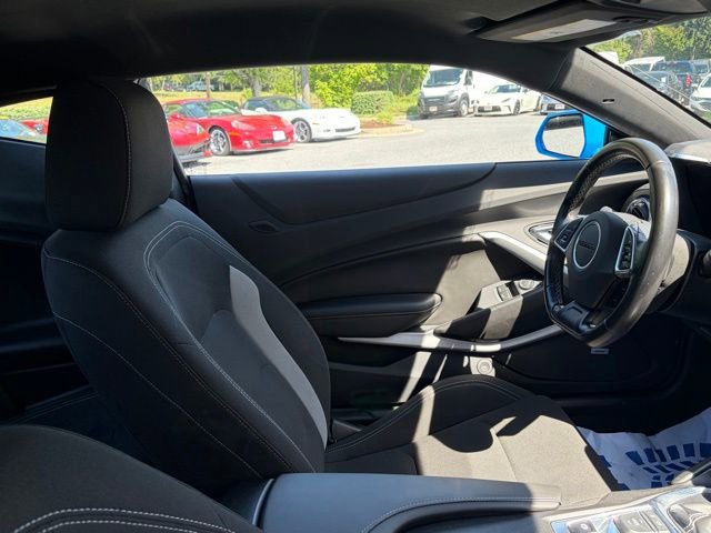 Used 2022 Chevrolet Camaro LT w/ Technology Package RWD image 31