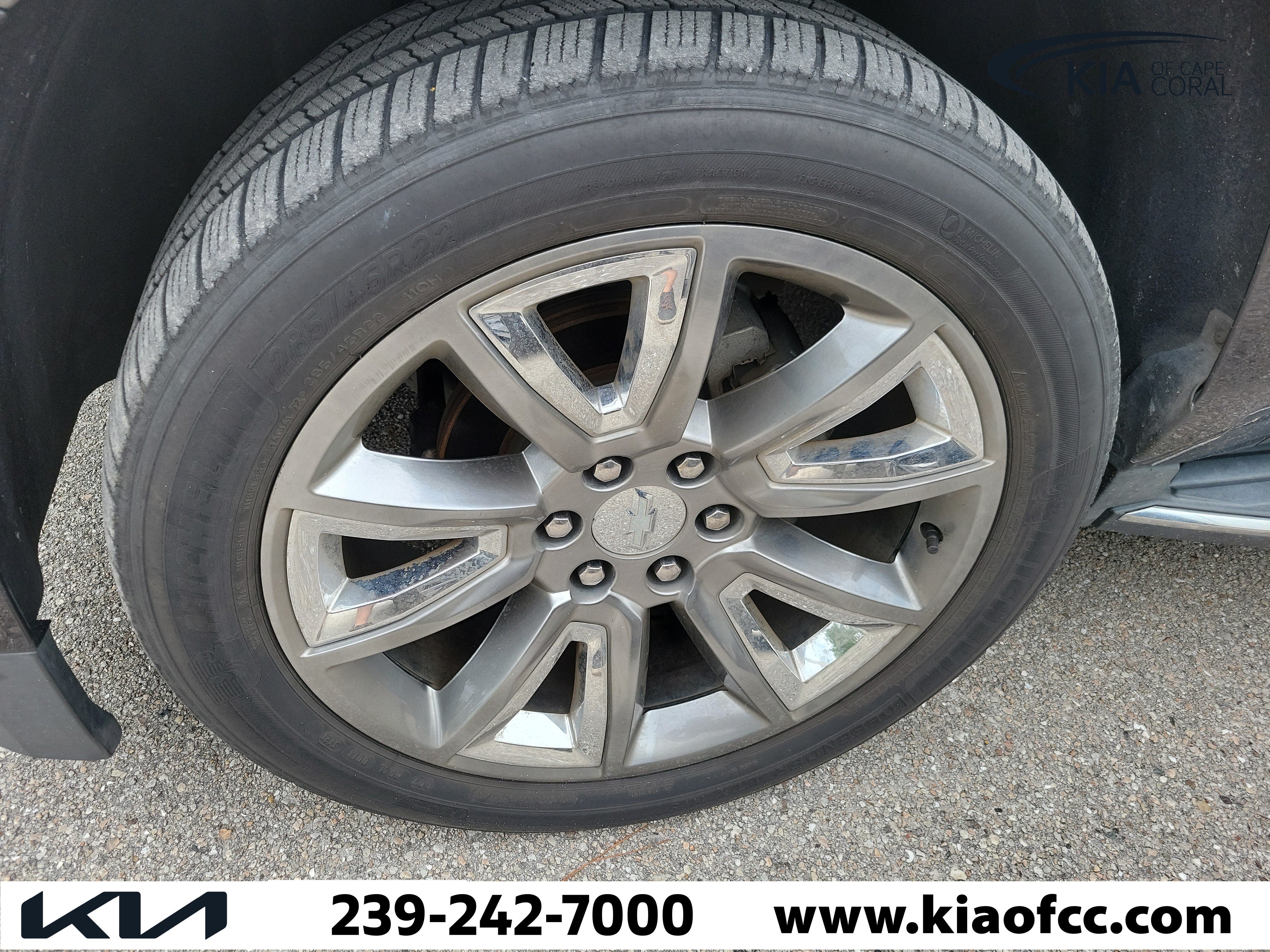 Used 2017 Chevrolet Suburban Premier AWD/4WD image 5