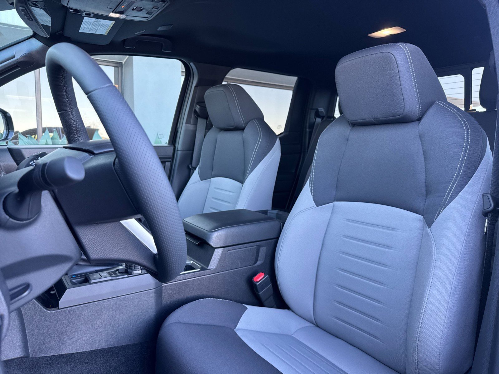 Used 2025 Toyota Tacoma TRD Sport w/ TRD Sport Upgrade Package image 5