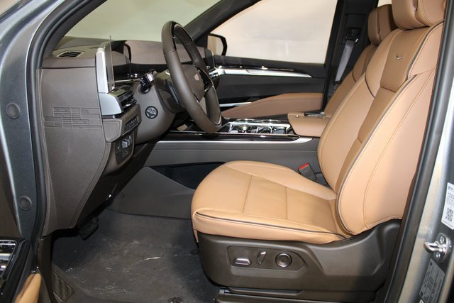 New 2026 Cadillac Escalade ESV Luxury w/ Touring Package image 5