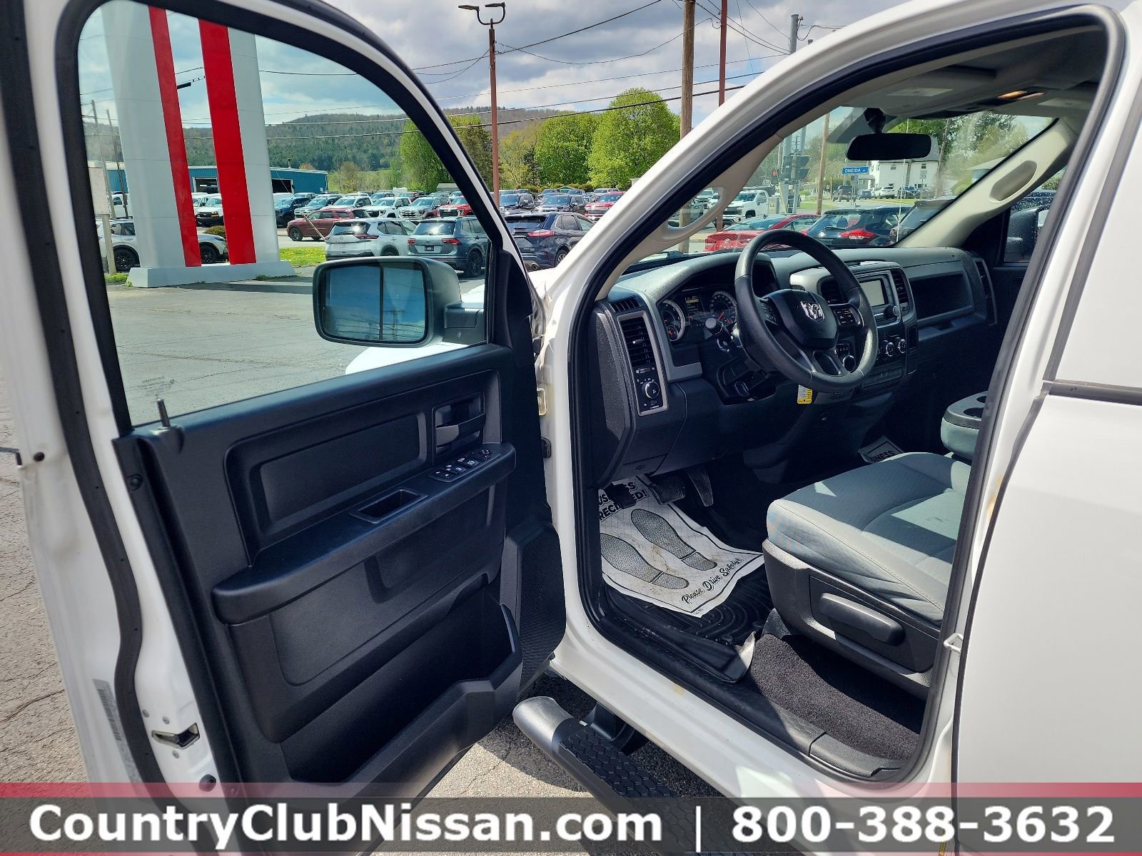 Used 2018 RAM 1500 Express AWD/4WD image 10