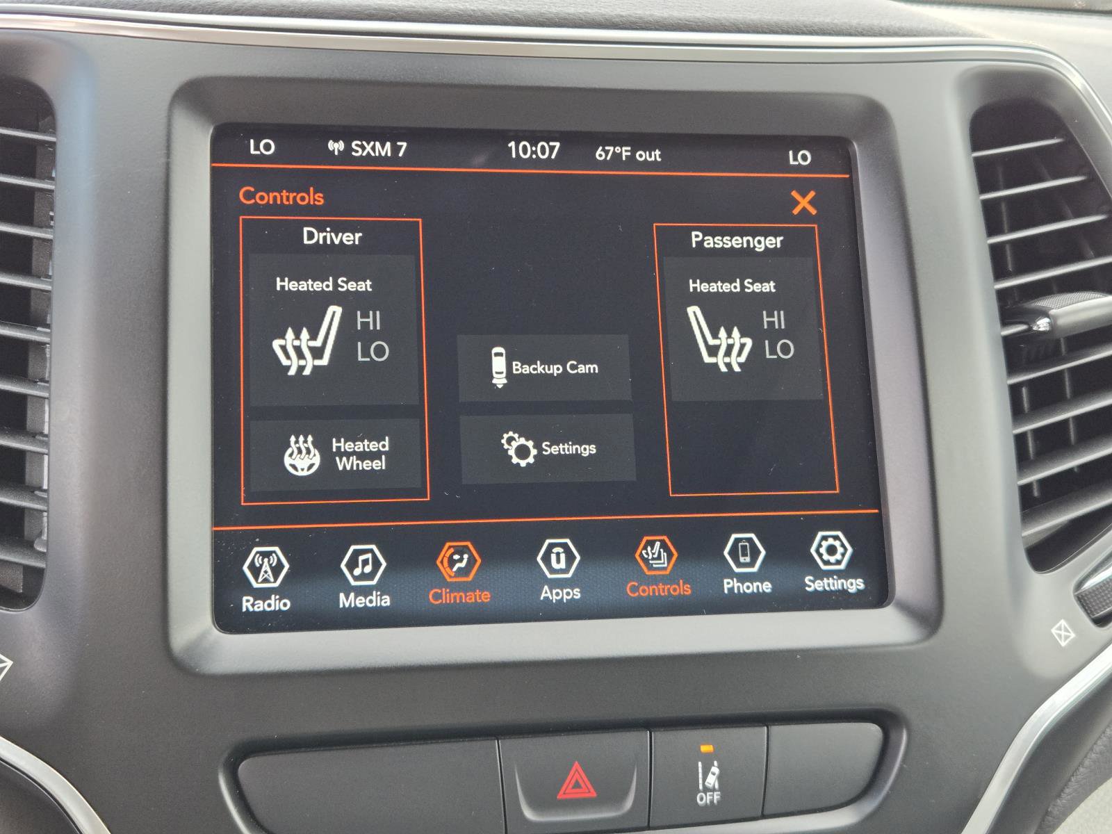 Certified 2022 Jeep Cherokee Latitude Lux w/ Sun & Sound Group AWD/4WD image 11