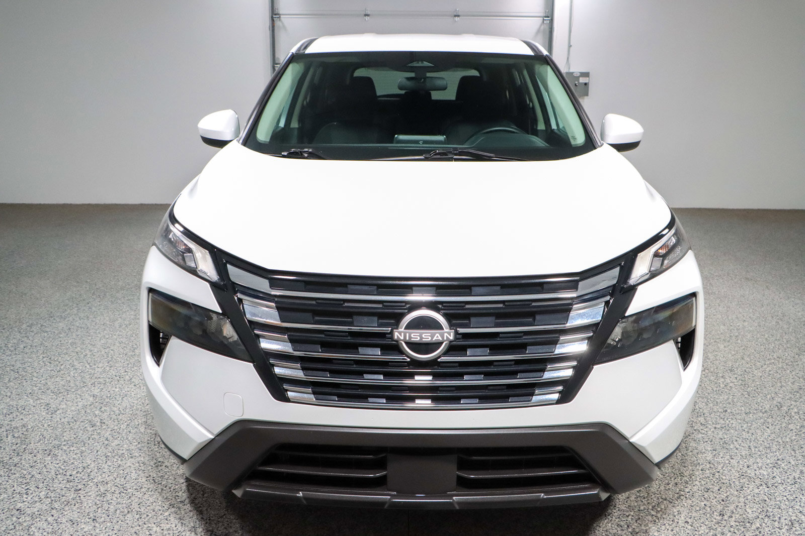 Used 2024 Nissan Rogue SV image 4