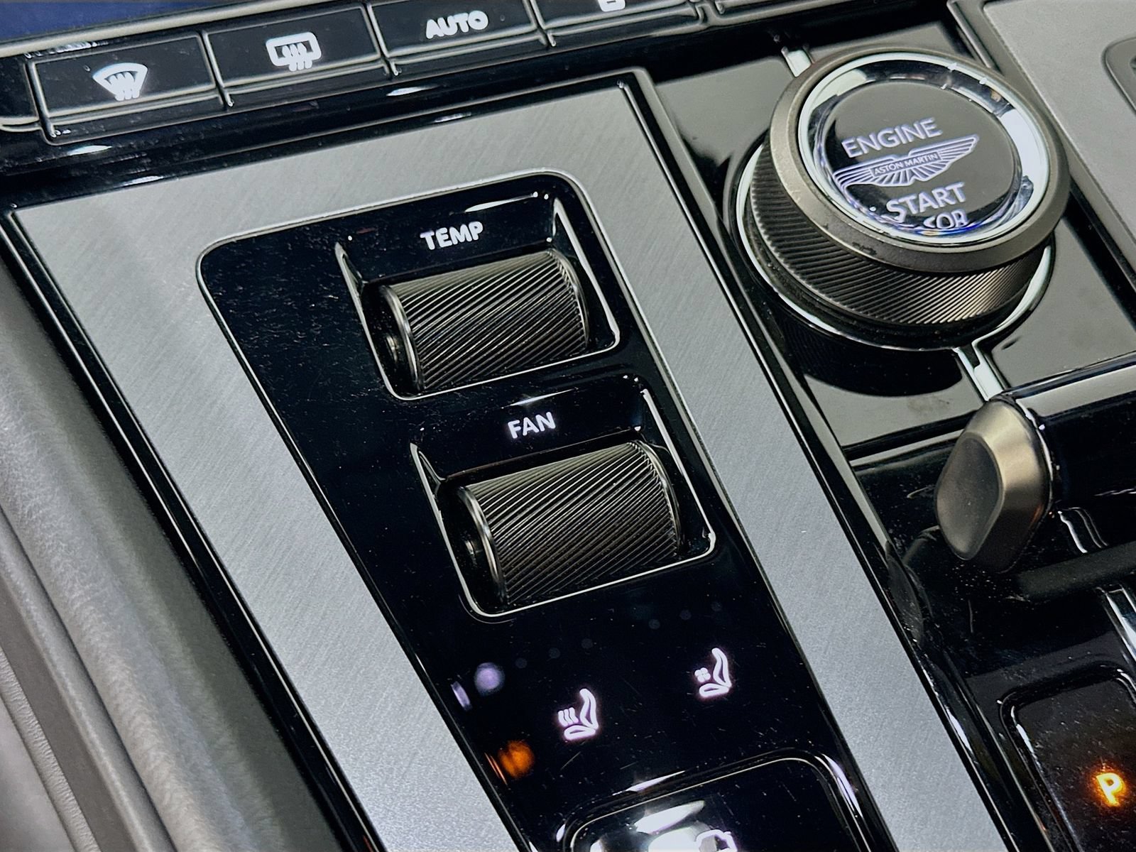 Used 2024 Aston Martin DB12 Coupe RWD image 26