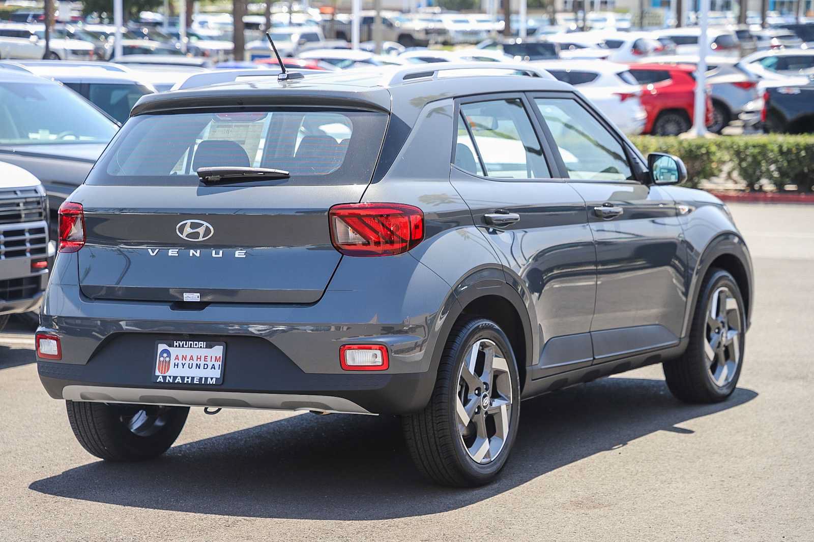 New 2026 Hyundai Venue SEL FWD image 7