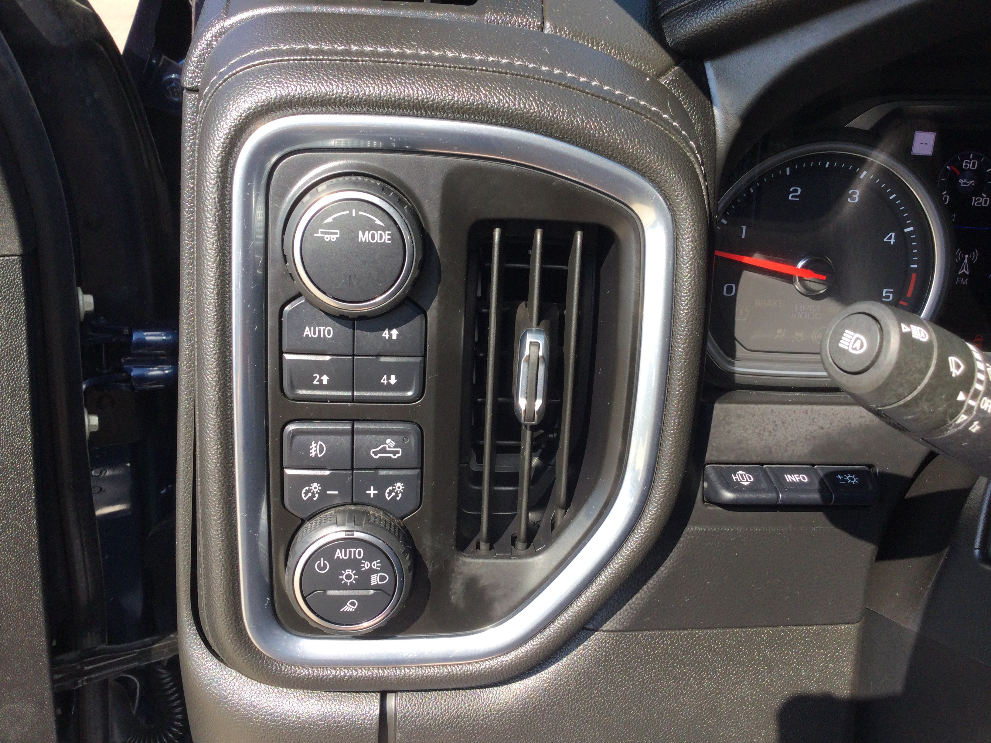 Used 2021 Chevrolet Silverado 2500 High Country w/ Z71 Off-Road Package AWD/4WD image 14