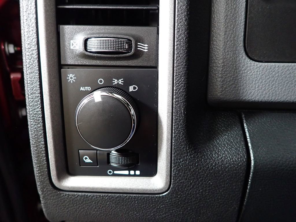Used 2018 RAM 1500 Tradesman AWD/4WD image 28