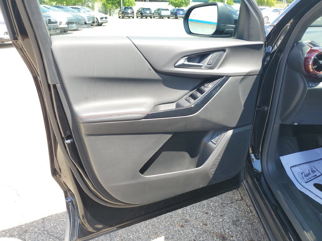 Certified 2025 Chevrolet Equinox RS FWD image 23