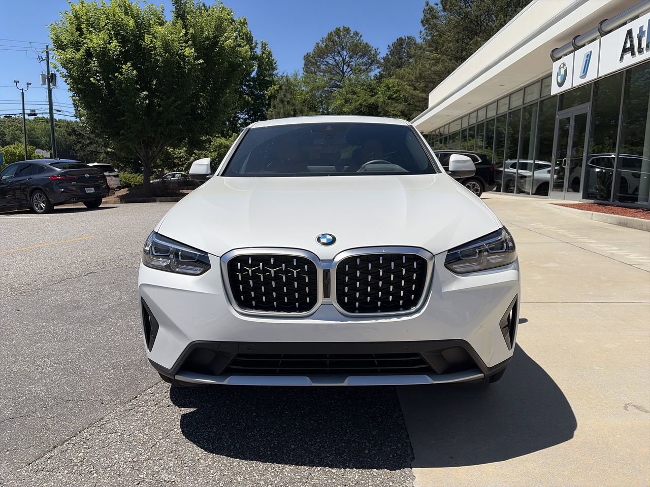 Used 2025 BMW X4 xDrive30i AWD/4WD image 3