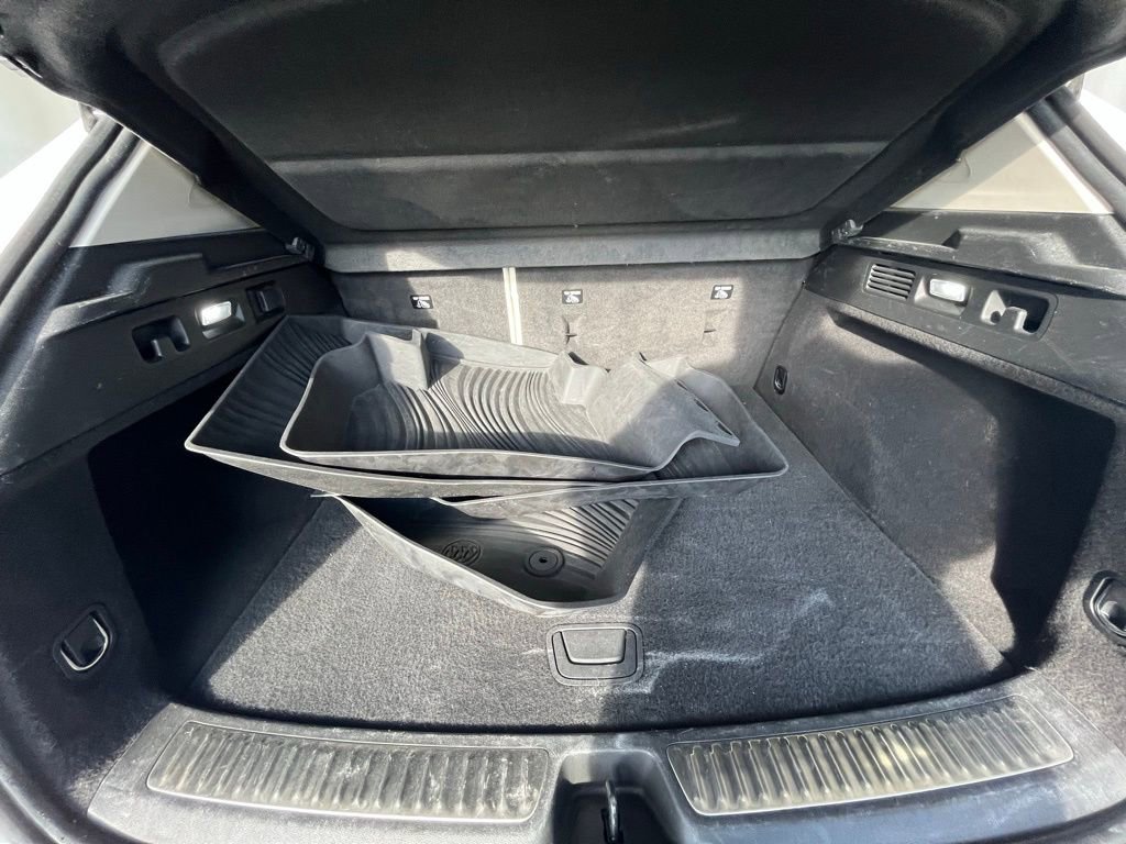 Used 2021 Buick Envision Avenir w/ Technology Package II image 27