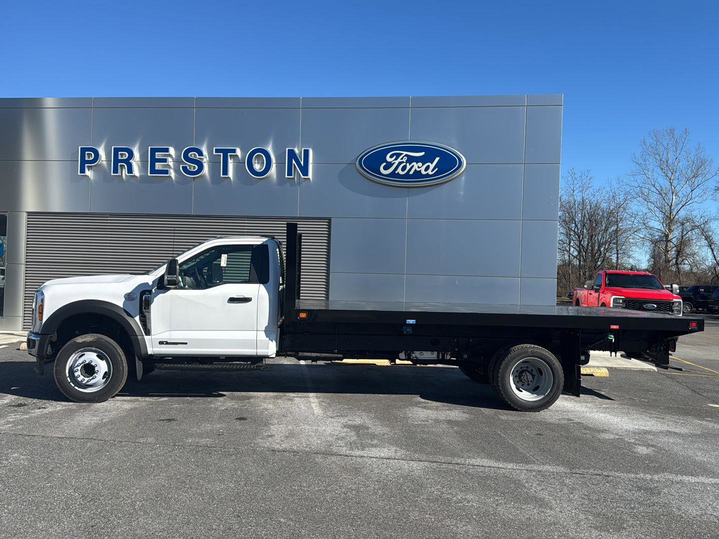 New 2025 Ford F550 2WD Regular Cab Super Duty image 3