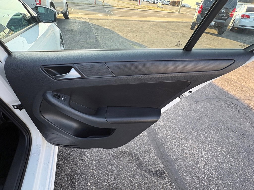 Used 2011 Volkswagen Jetta SE image 13