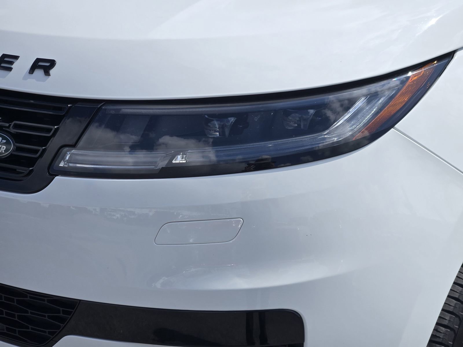 Used 2025 Land Rover Range Rover Sport Dynamic SE image 9