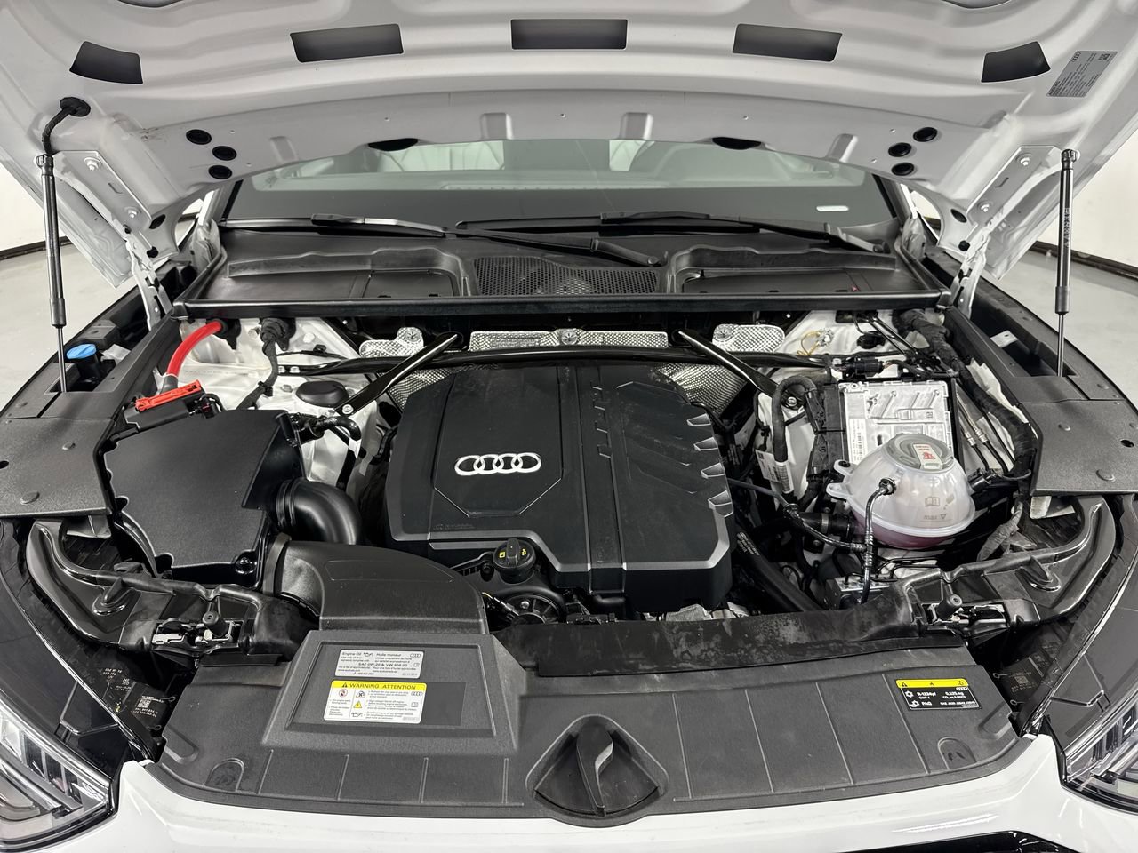 Used 2024 Audi Q5 2.0T Premium w/ Summer of Audi Package AWD/4WD image 31