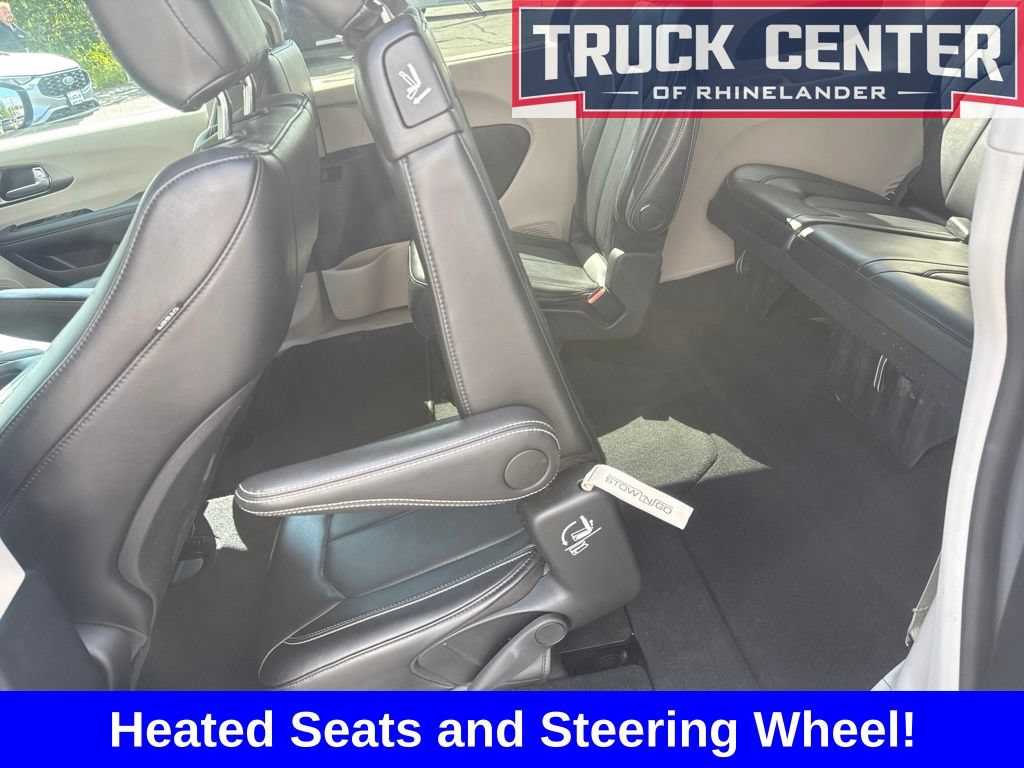 Used 2024 Chrysler Pacifica Touring-L FWD image 29