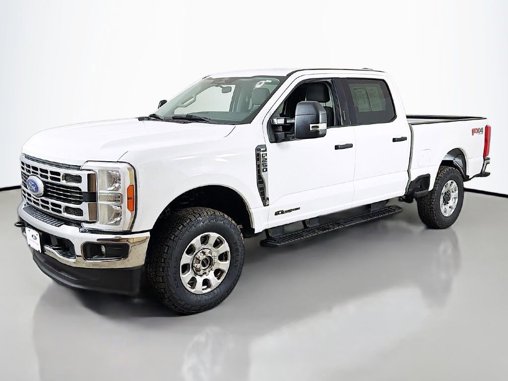 Used 2024 Ford F250 XLT w/ FX4 Off-Road Package image 3