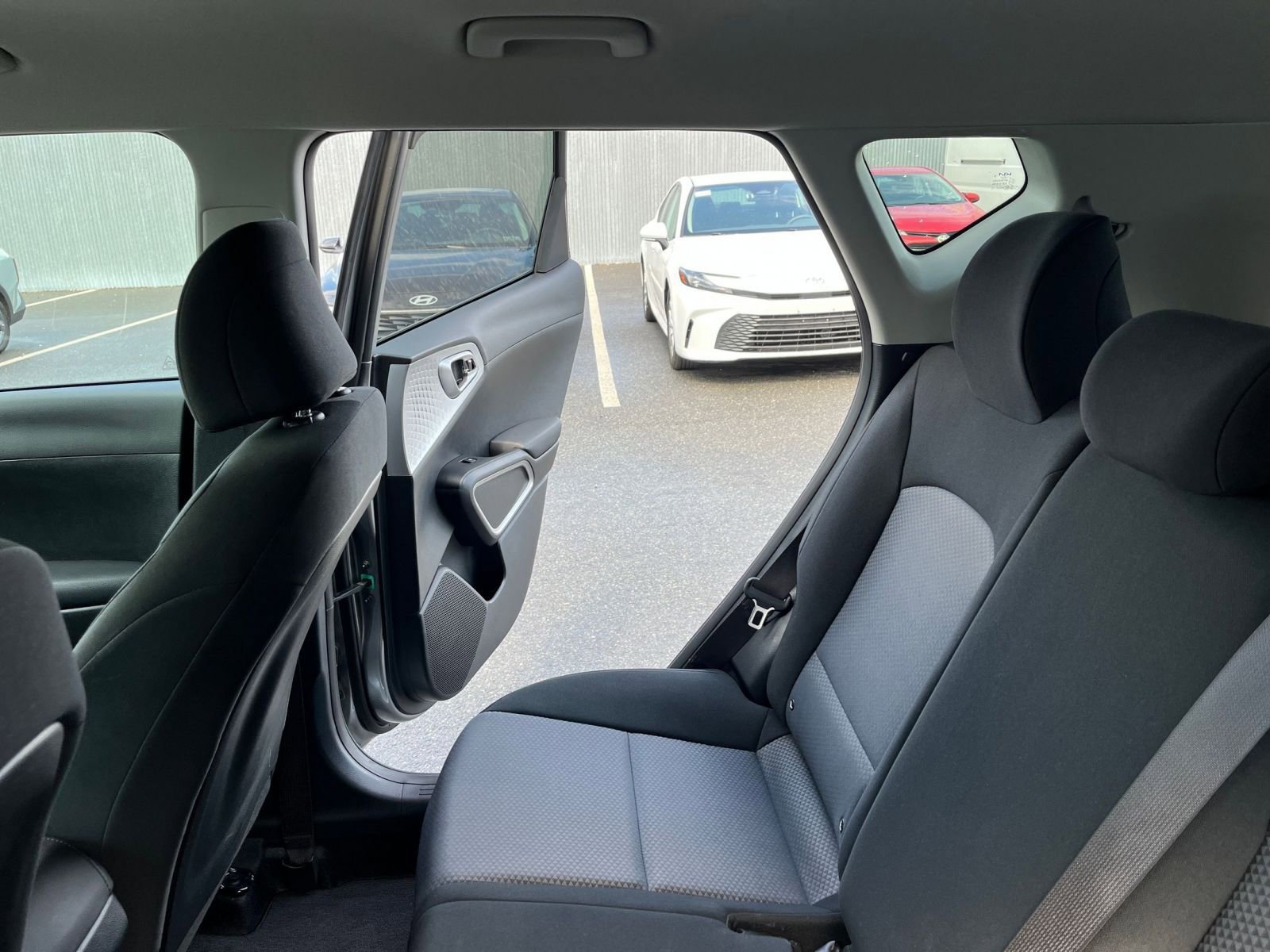 Used 2025 Kia Soul LX w/ LX Technology Package FWD image 37