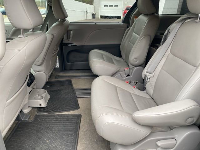 Used 2018 Toyota Sienna XLE Premium image 26